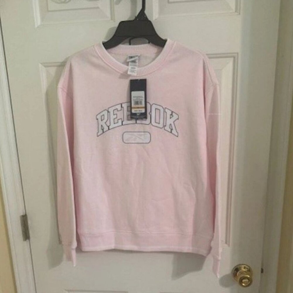 NWT Reebok Women's Crewneck 2-piece Short Set Frosted Berry Pink Sz M $95